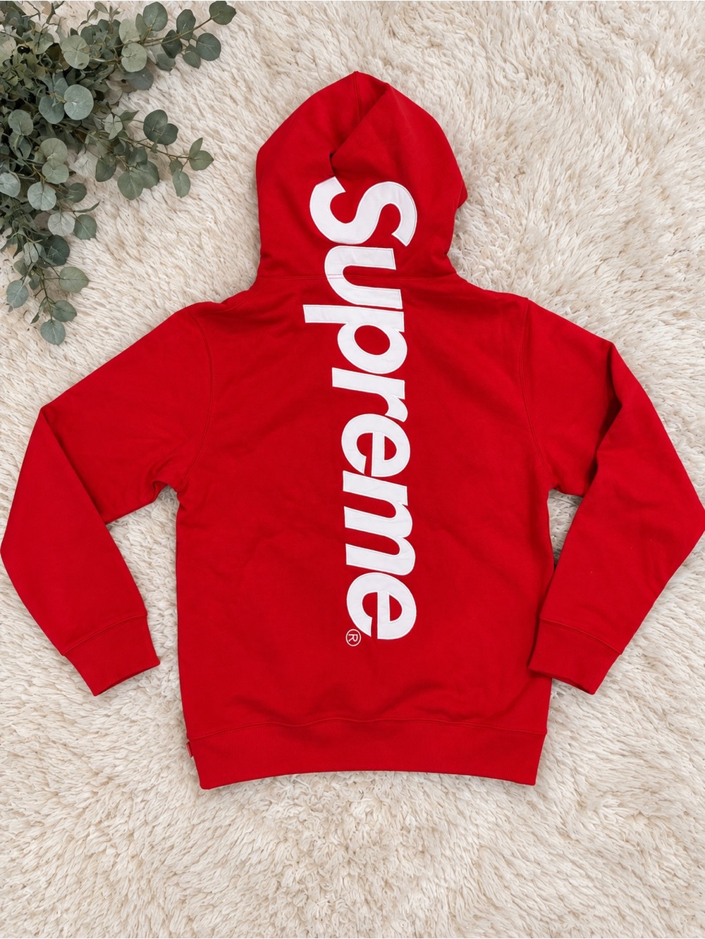 Supreme Red Vertical Logo Hoodie Size Large NWT